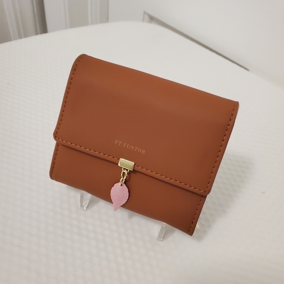 NWOT FT FUNTOR RFID Wallet, Leaf Card holder Trifold, PU Leather, Classic - Picture 1 of 10